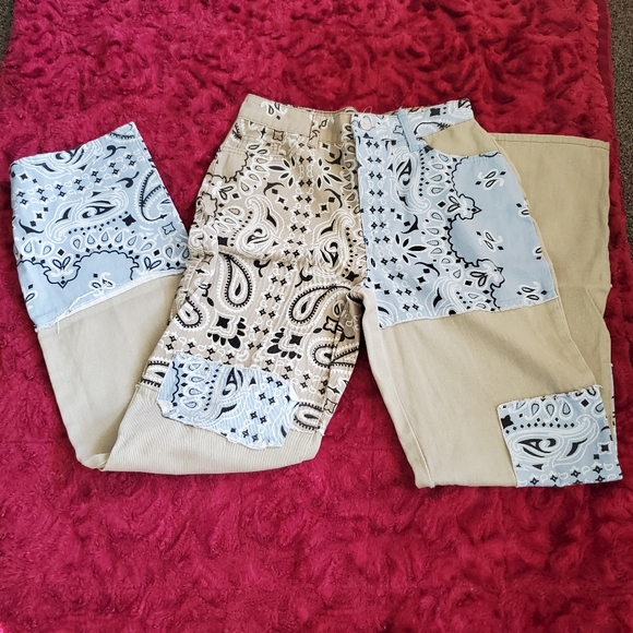 BOOHOOBLUE~ VINTAGE KHAKI & BLUE PATCHWORK JEANS! - Picture 15 of 16